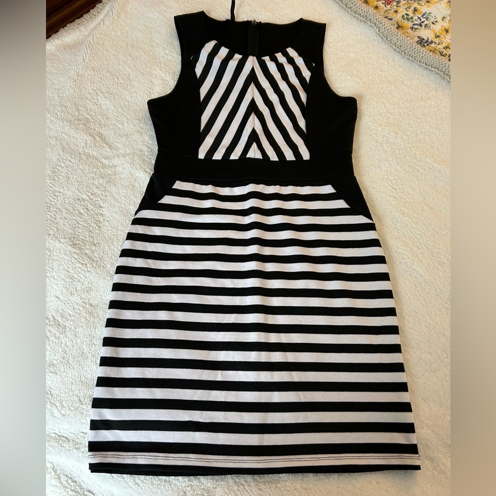 Women’s Maurices Size 11/12 Striped Dress